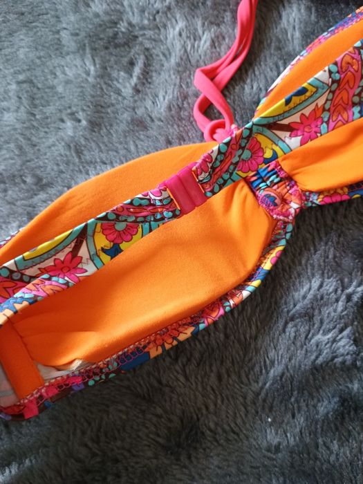Góra od bikini Kolorowe ornamenty