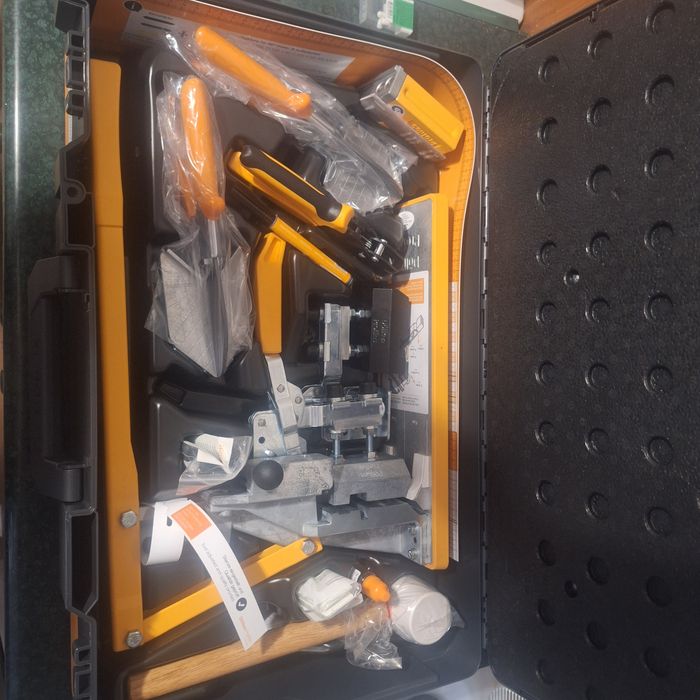 Profesjonalna skrzynka narzędziowa Dolken