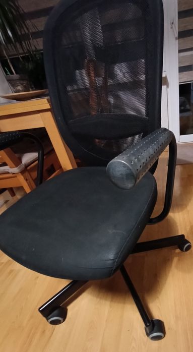 Krzesło biurowe, czarne  z Ikea ,stan dobry.