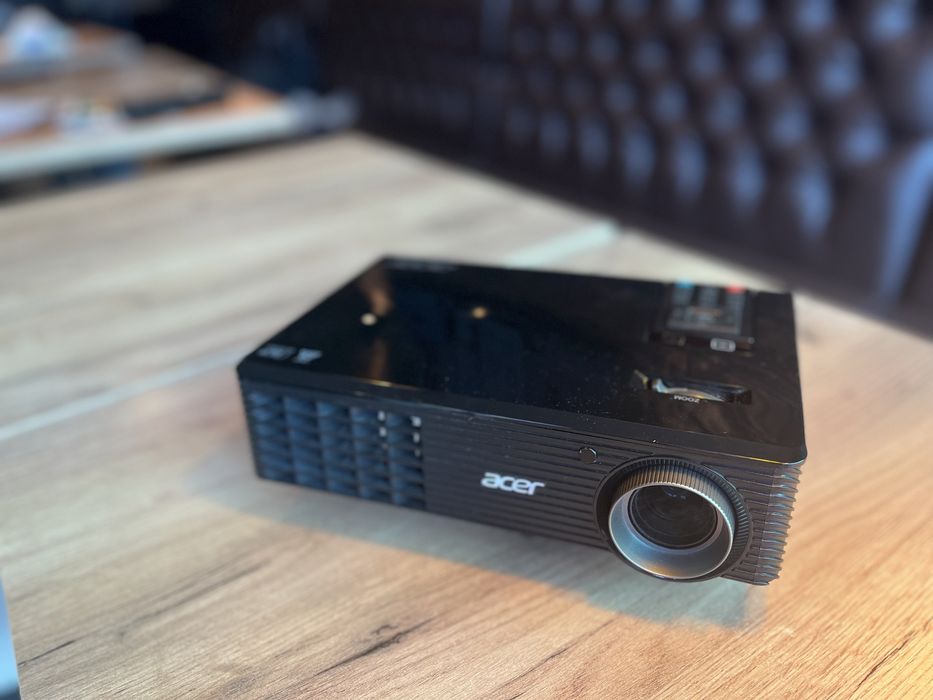 Proektor Acer x112