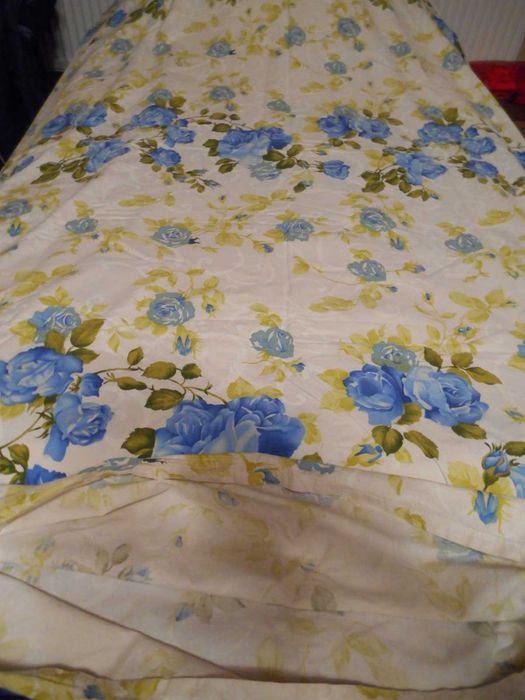 Натуральная ткань,простыни,наволочки,пододеяльники.