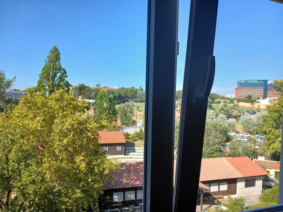 T2 junto ao Colombo e metro, oportunidade rara em Benfica!