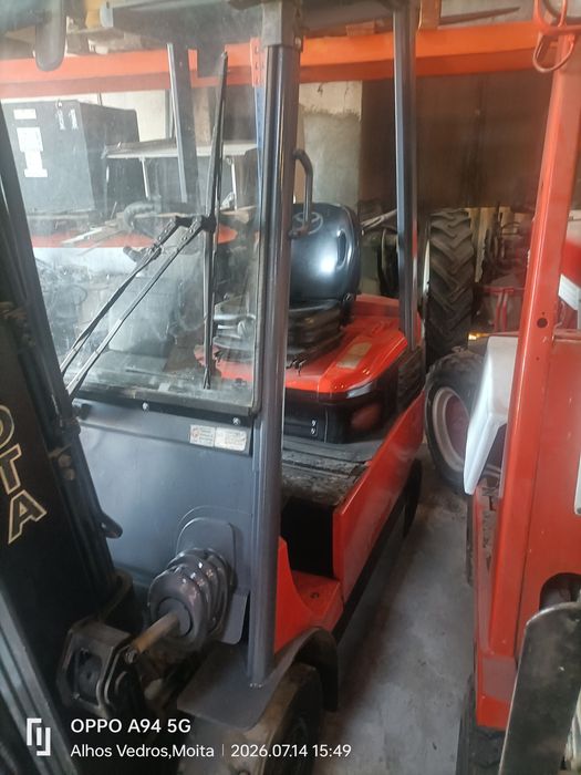 Empilhador Toyota 1.8 toneladas