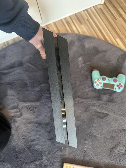 Konsola ps4 po serwisie 100% sprawna