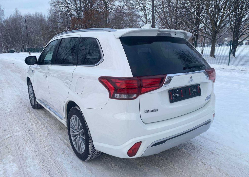 Mitsubishi Outlander, 2.4 l. Plug-in 2019
