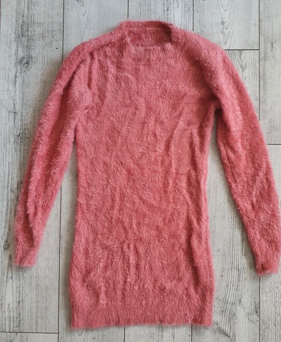 Sweter różowy puchaty.