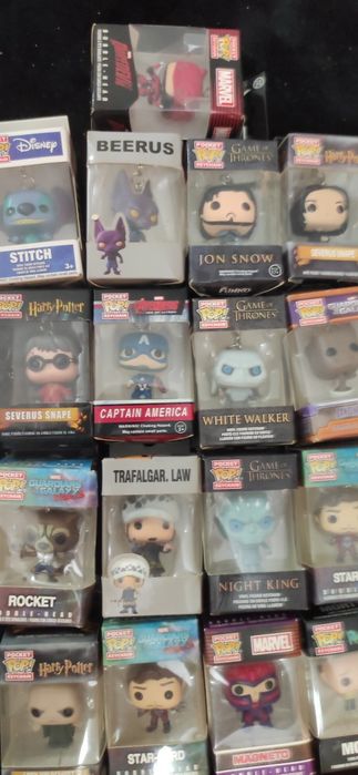 Figuras e merch anime