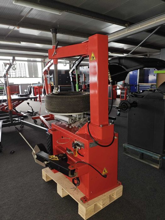 Máquina de Montar/Desmontar Pneus CORMACH F21 JL20
