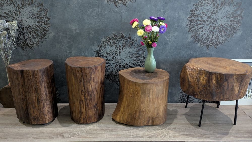 Столик стілець пеньок