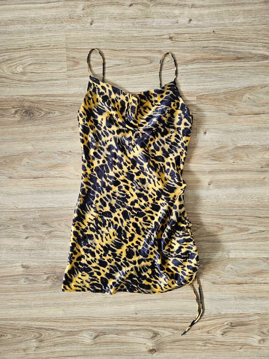 Sukienka mini krótka satynowa śliska panterka lato lejący dekolt M