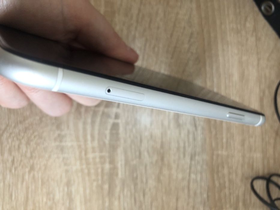 iPhone Xr 64 GB     Stan Idealny