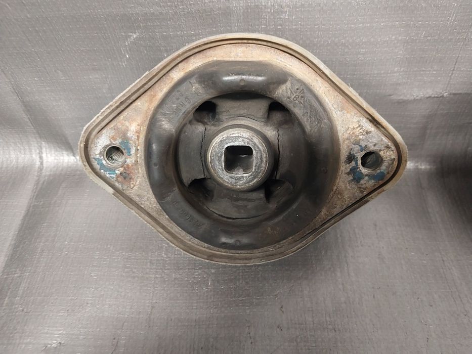 KOMPLET VW Passat B5 1.6B 96-00r poduszki skrzyni biegów poduszka