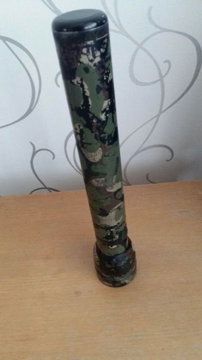 Фонарик MAG-LITE в рабочем состоянии