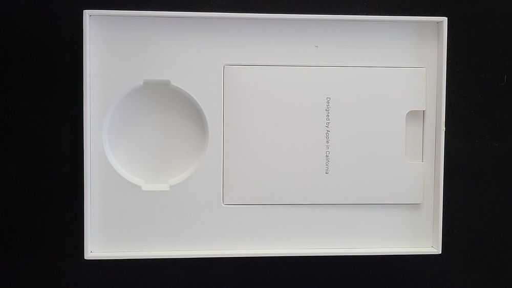 Pudełko z dokumentami iPad mini 5 wi-fi 64GB A2133