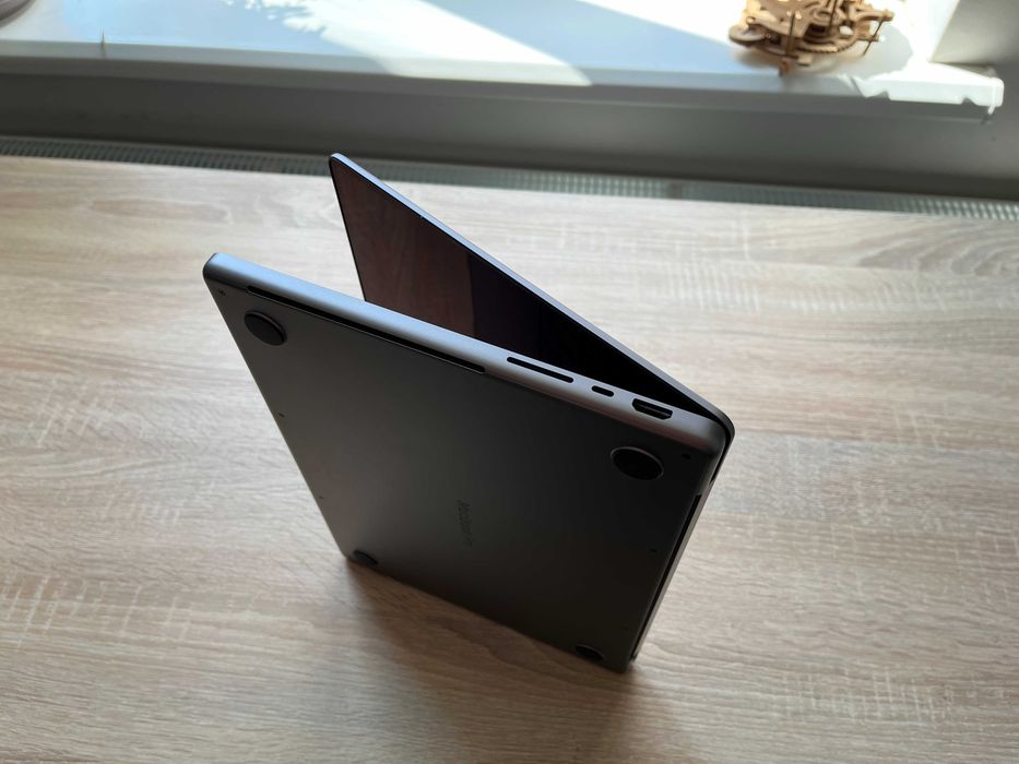 MacBook Pro 14 2021р. M1 Pro _14 GPU / 16GbRAM_1000gb SSD 100% Батарея_12 циклів
