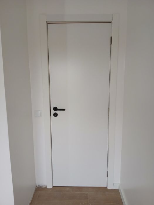 Serviços de carpintaria diversa e persianas