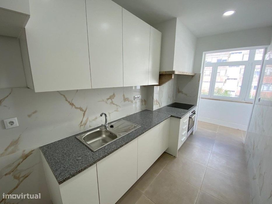 Excelente Apartamento T1 Totalmente Remodelado para Arrendar nas Ol...