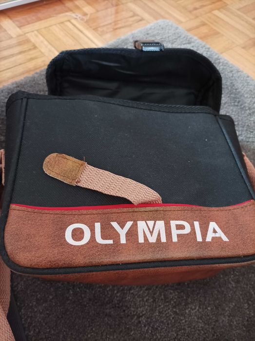 máquina fotográfica olympia com flash e estojo