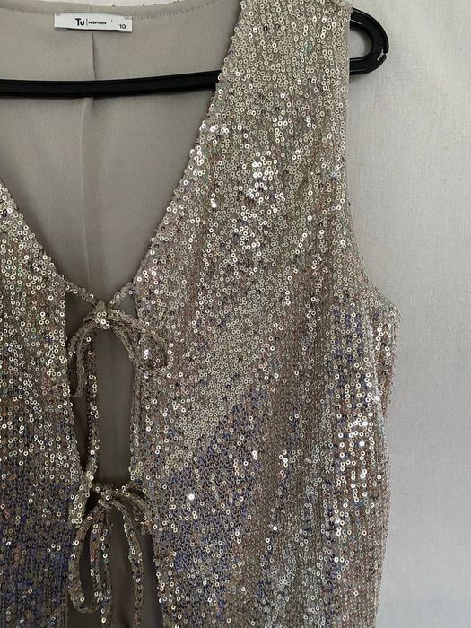 Нарядная блестящая вечерняя жилетка топ на завязках в пайетки