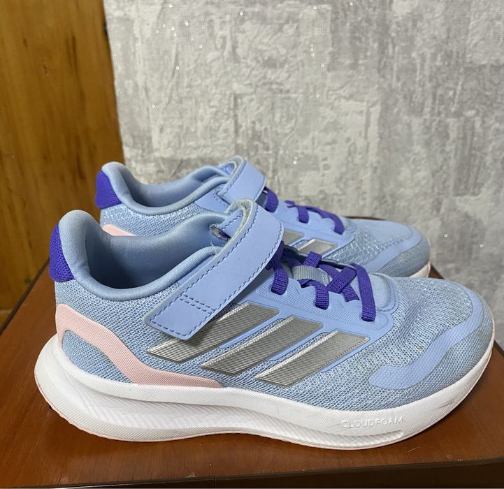 Кросівки    Adidas