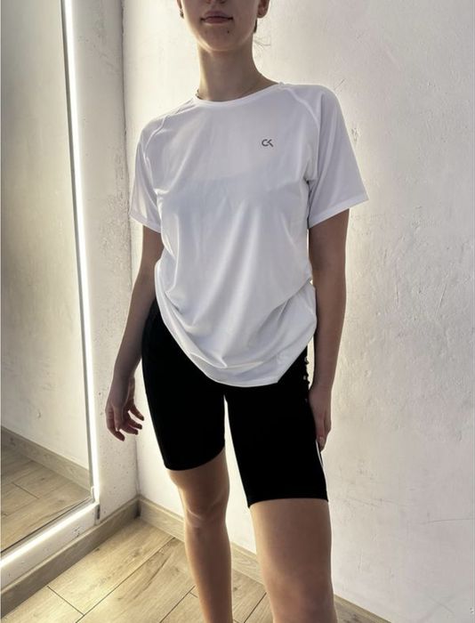 Футболка calvin klein спортивна