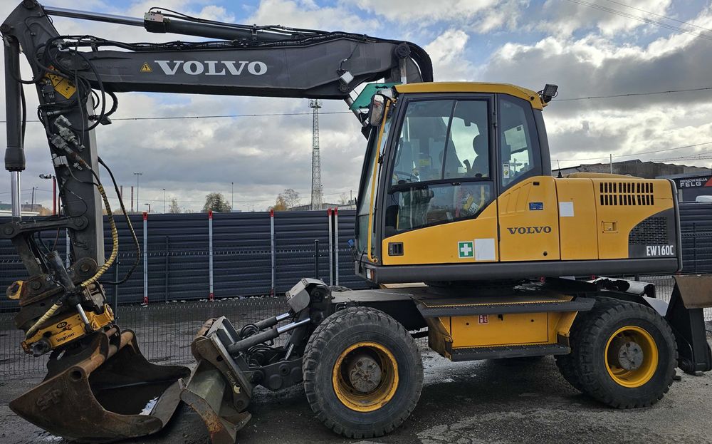 Wynajem koparek kołowych 10 –20 ton – Prace ziemne – Cała Polska!