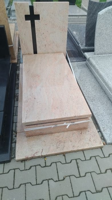 Nagrobek granitowy