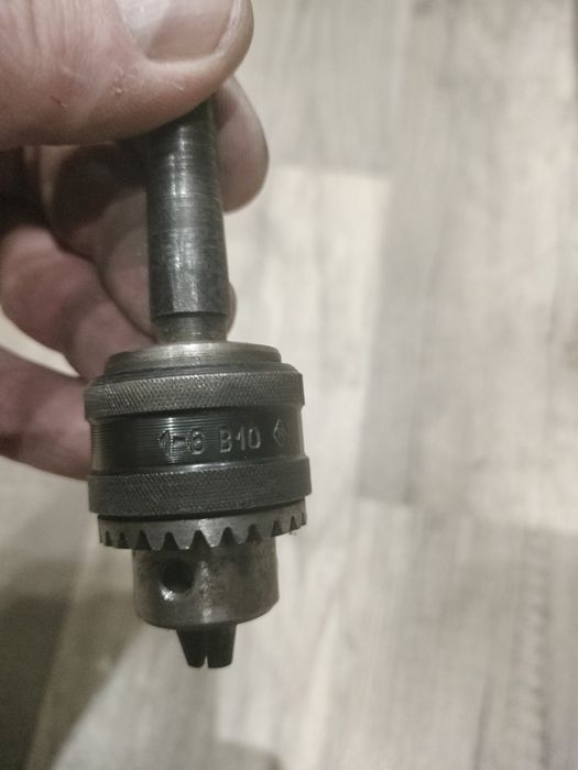 Патрон сверлильный 1-6 мм