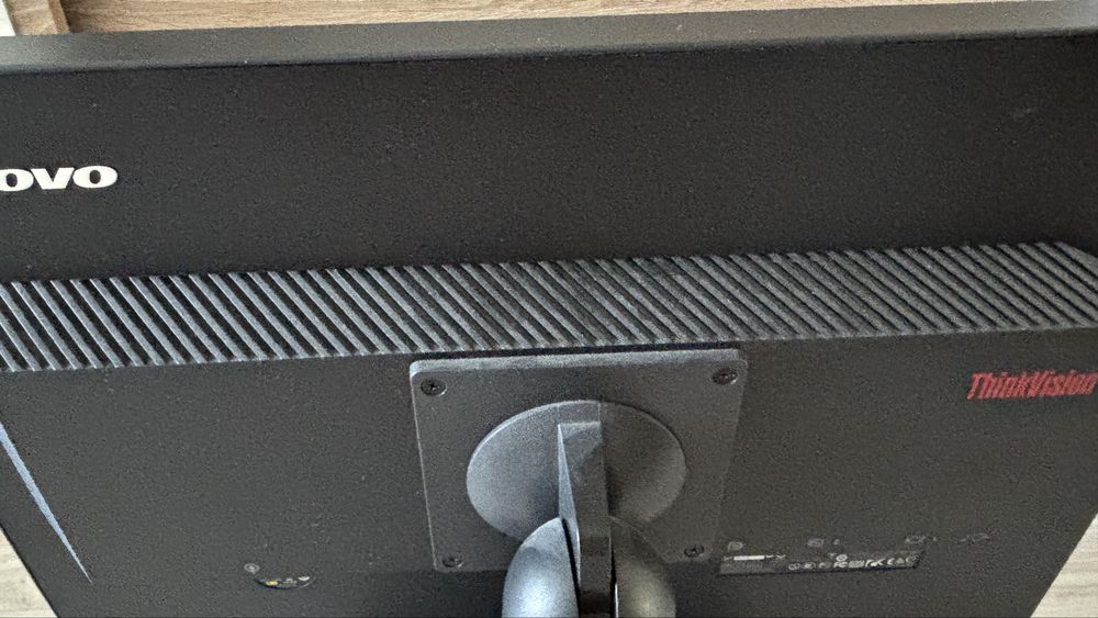 Monitor Lenovo 22” PC, laptop, display , dvi, d-sub