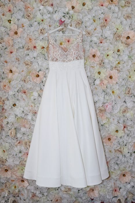 Suknia ślubna ivory Atłas elegancka tren