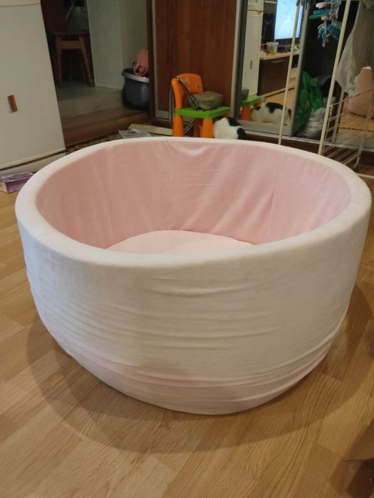 Сухий басейн з кульками