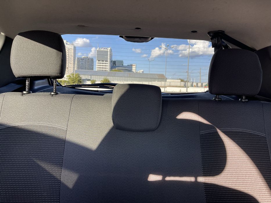 Автомобіль Dacia Sandero