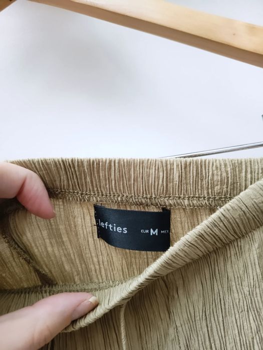 Calças Verde Seco/ Acastanhadas