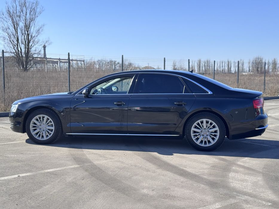 Ауді А8. Квадро 3.0 На повній комплектації