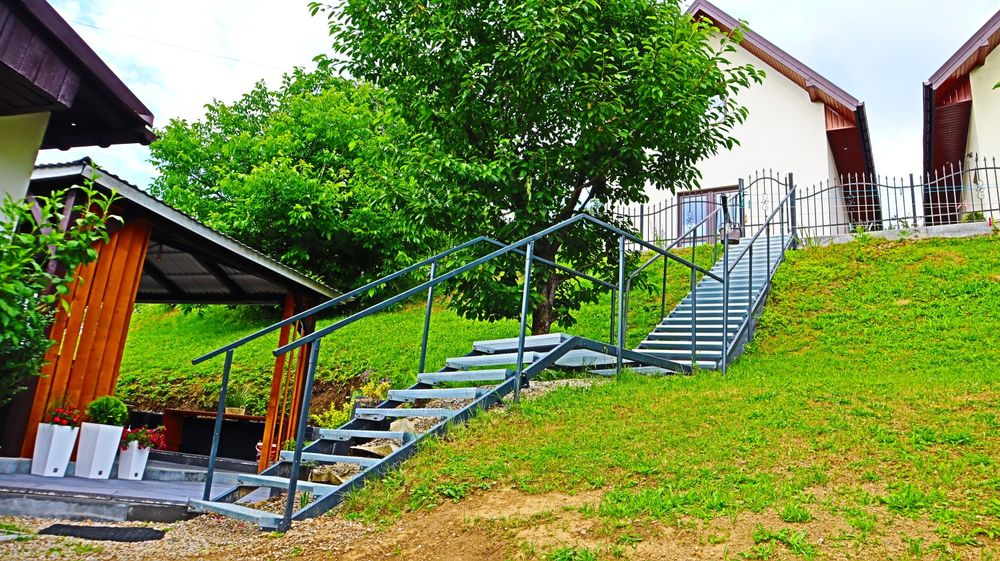 Domek nad Wodospadem,  dwa domki całoroczne, balia z jacuzzi FERIE
