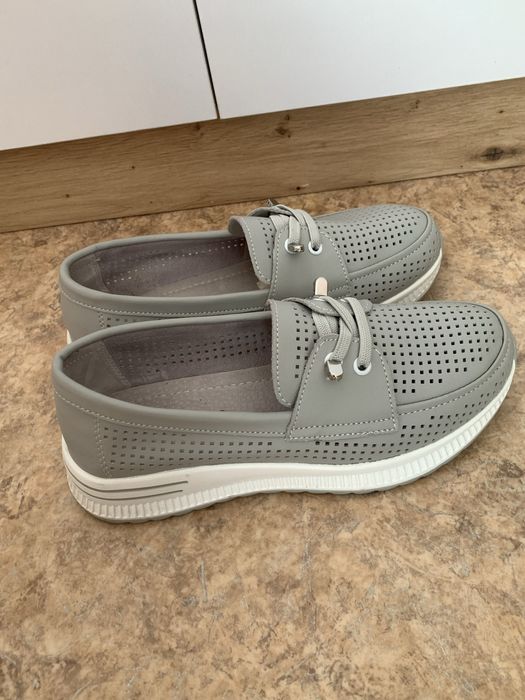 Лофери 36 розміру