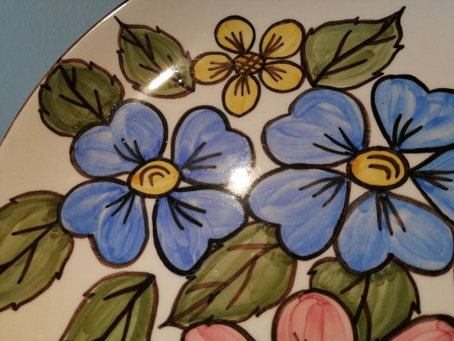 Pratos decorativos pintados à mão