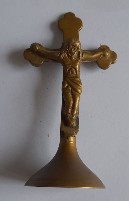Crucifixo em latão