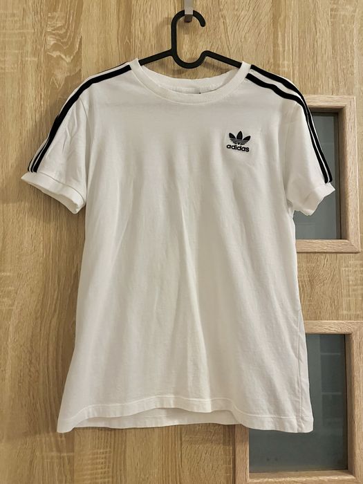Bluzka koszulka T-shirt Adidas z paskami nieużywana bez metki