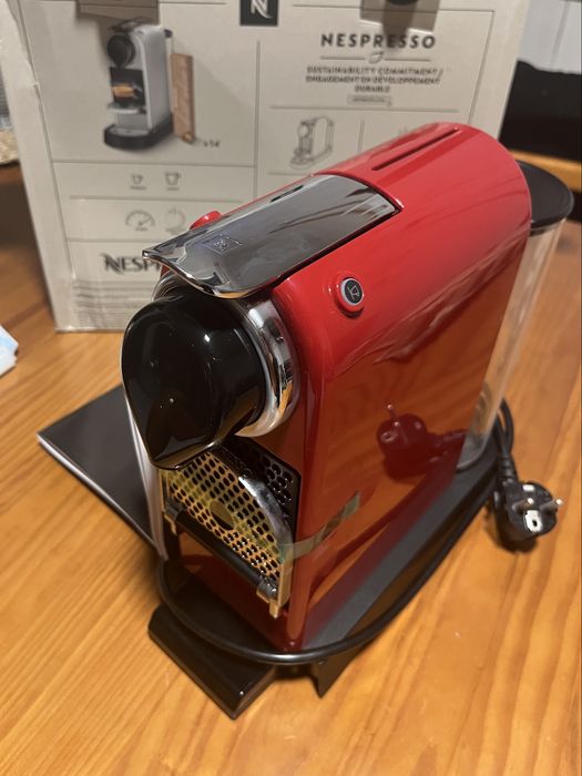 Máquina de café Citiz Nespresso Nova e Na caixa