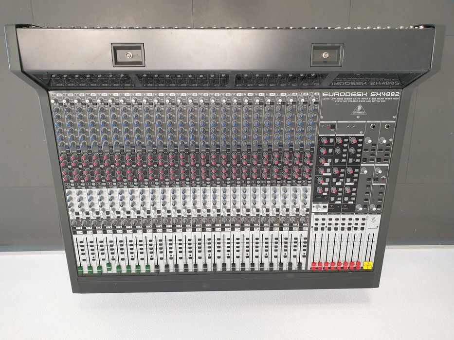 Mikser analogowy Behringer Eurodesk SX4882