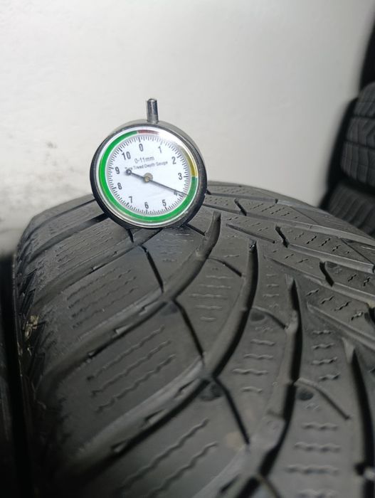 Шини резина 215*65 R17 Semperit