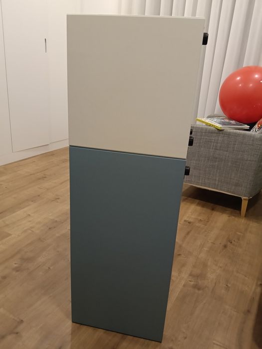 Móvel IKEA com Caixas