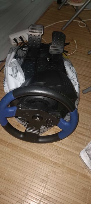 Ps4 com comando e jogos l.