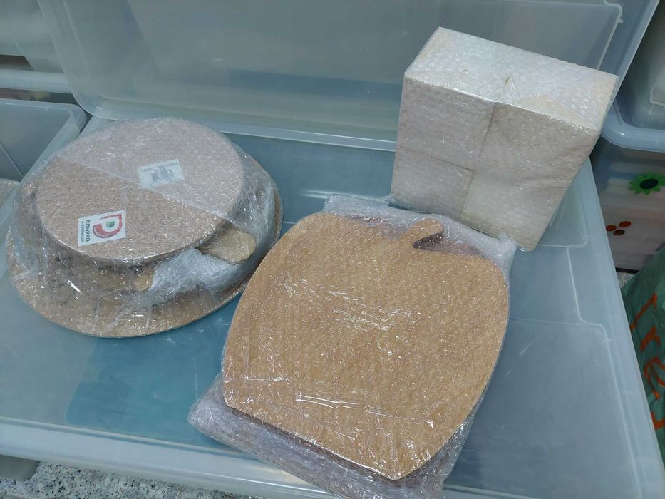 Vendo lote surpresa de peças de madeira para decorar. Novo.