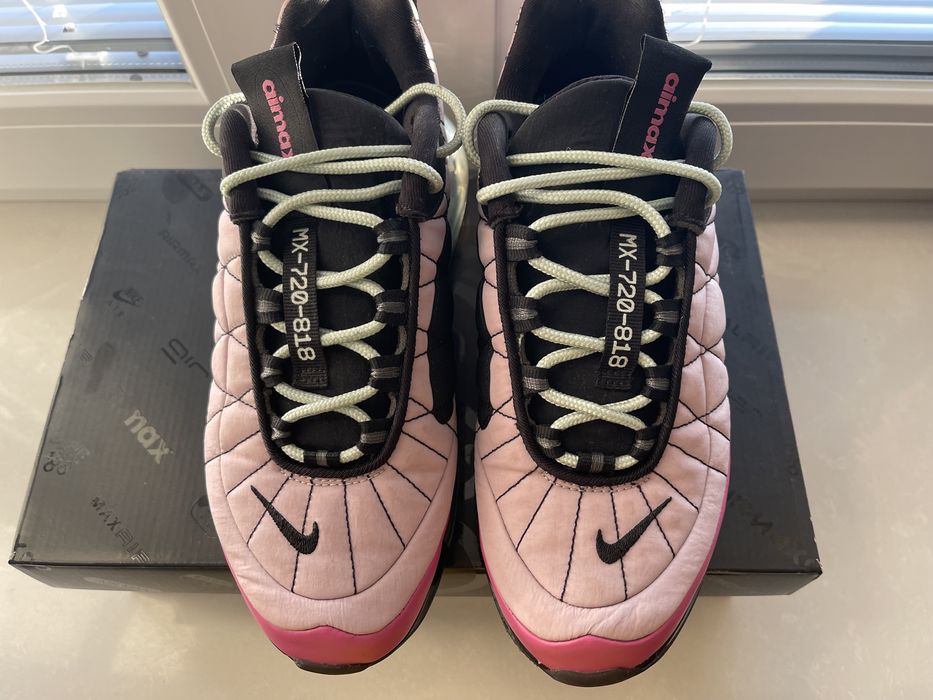 Nike Air Max 720-818