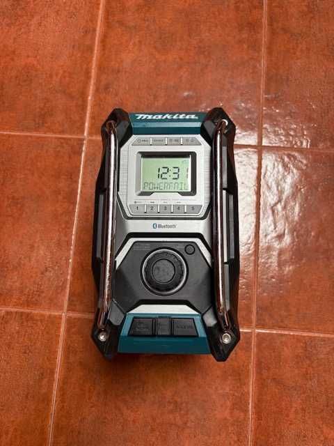 Makita MR002G Rádio