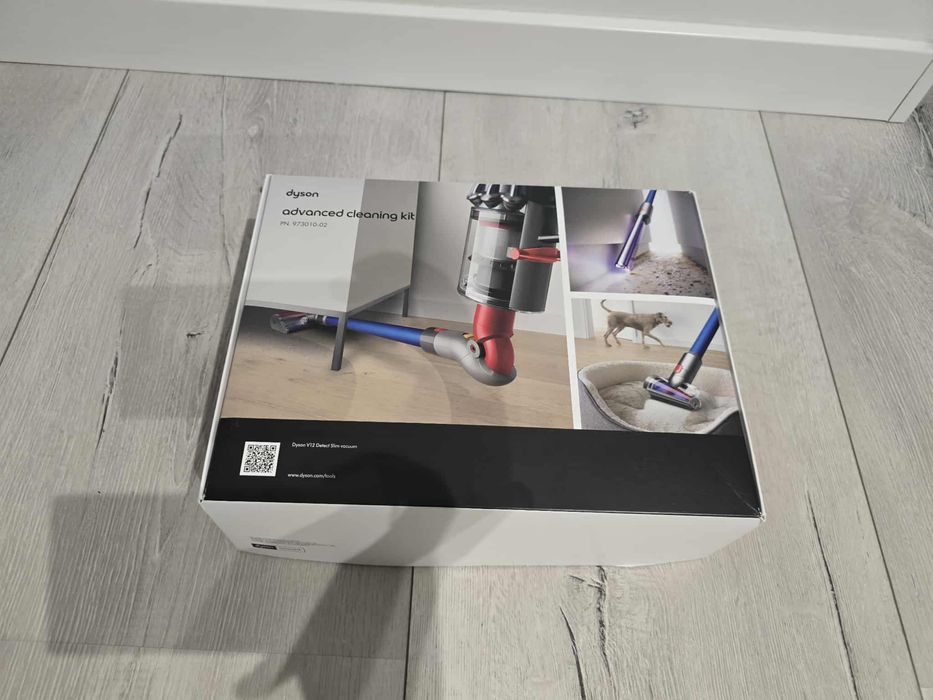 Dyson V12 advanced cleaning kit