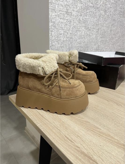 Трендові уггі 2025-2026, на високій платформі , осінь зима