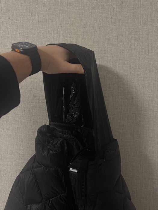 Пуховик C.P. Company з лайт капюшоном